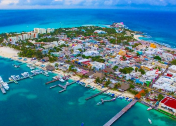 Turistas pagan el DSA sólo por cruzar a Isla Mujeres