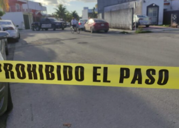 Un vehículo fue baleado en Playa del Carmen, no se reportan lesionados