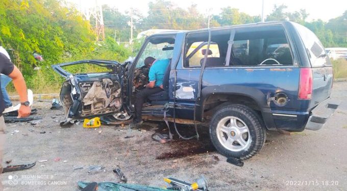 Una turista muerta y seis heridos el saldo de accidente carretero