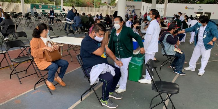 Unicaribe reinicia clases a distancia; se refuerza vacunación a docentes