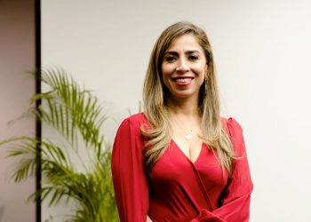 Marybel Villegas deja Morena y se registra como candidata a la gubernatura de Quintana Roo con MC