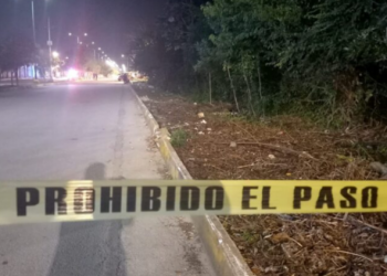 Hallan hielera llena de droga junto con amenazas en Playa del Carmen