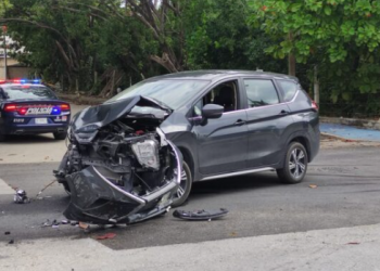 Accidente vehicular en Playa del Carmen deja daños materiales en ambos carros
