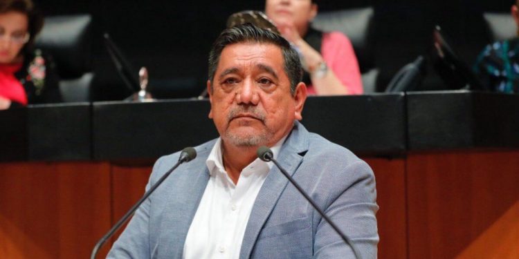 Por fiesta de cumpleaños, Félix Salgado Macedonio pide licencia como Senador