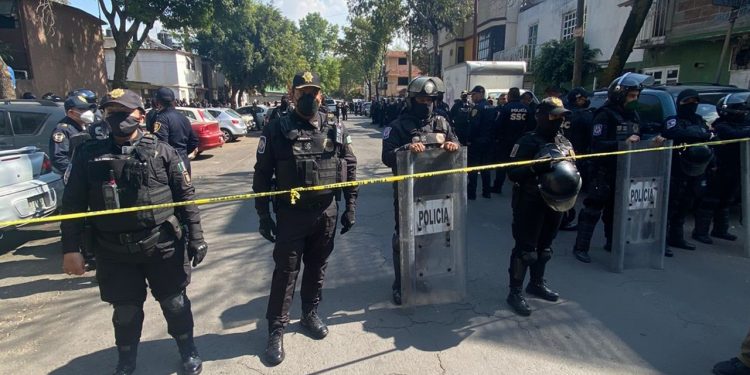 Balacera deja saldo de cuatro muertos y dos policías heridos en CDMX