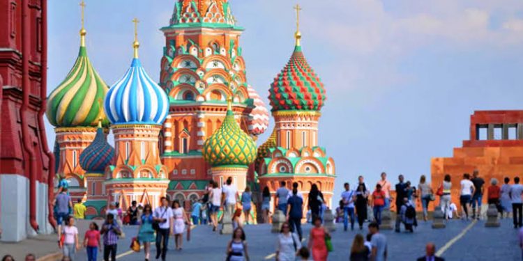 Rusia registra más de 100 mil nuevos contagios en 24 horas