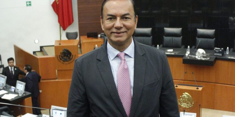 Detienen proceso penal por suspensión definitiva a José Manuel del Río Virgen