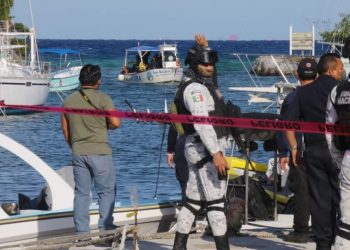 Fallece menor de edad durante naufragio en Cozumel