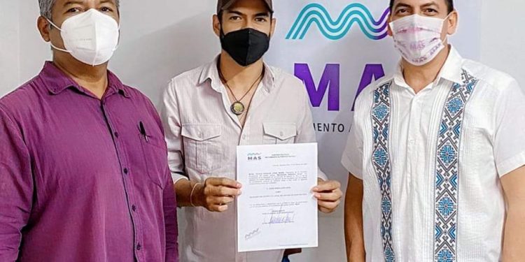 Josse Rebolledo va por MAS en el Distrito 7