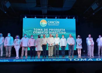 Encabeza Miguel Torruco toma de protesta del nuevo líder hotelero en Cancún