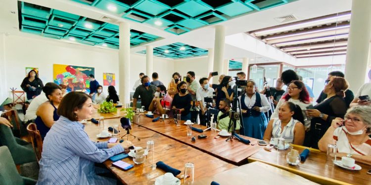 Más de tres mil playenses firman para solicitar se retiren parquímetros en zonas urbanas