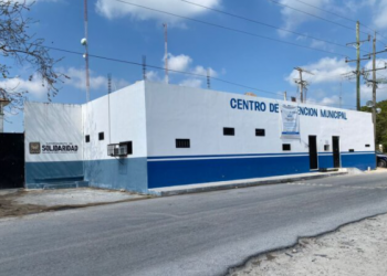 Aseguran a custodio de cárcel de Playa del Carmen por portación de drogas