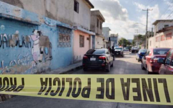 Investigan presunto homicidio en cuartería de Cancún