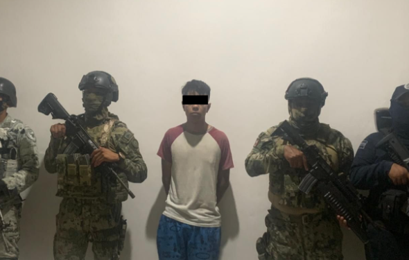 Aseguran a sujeto por portación de arma y droga en Tulum