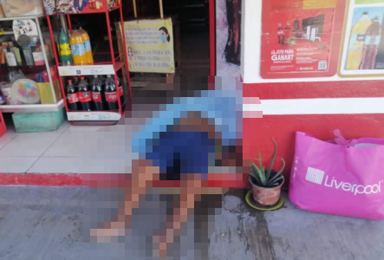 Hombre muere repentinamente afuera de una tienda de abarrotes en Chetumal