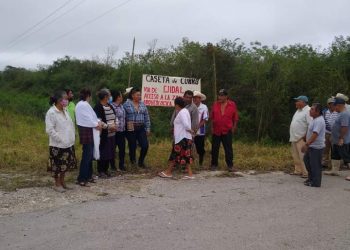 Ejidatarios instalan caseta de cobro en Dzibanché