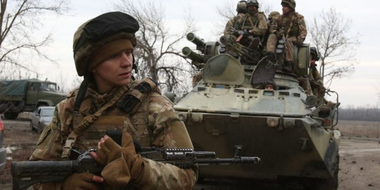 Rusia se apodera del aeropuerto en la afueras de Kiev