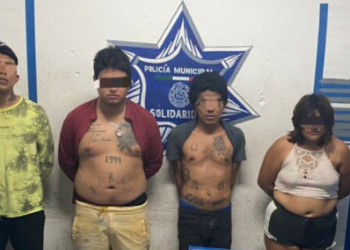 Aseguran a tres hombres y una mujer por portación de drogas en Playa del Carmen