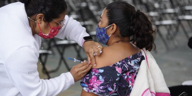 En 10 municipios de Quintana Roo, continúa la jornada de vacunación contra la covid-19