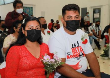 Formalizaron su unión 32 parejas de Isla Mujeres en las “Bodas Colectivas”