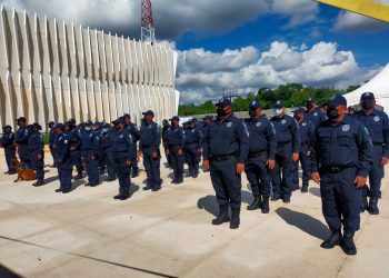 Distinguen a policías de Isla Mujeres