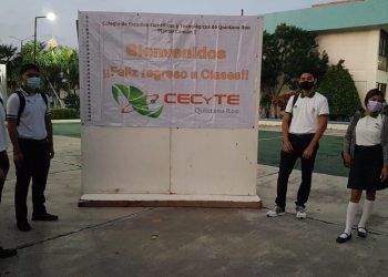 Regresan alumnos a clases presenciales en Quintana Roo