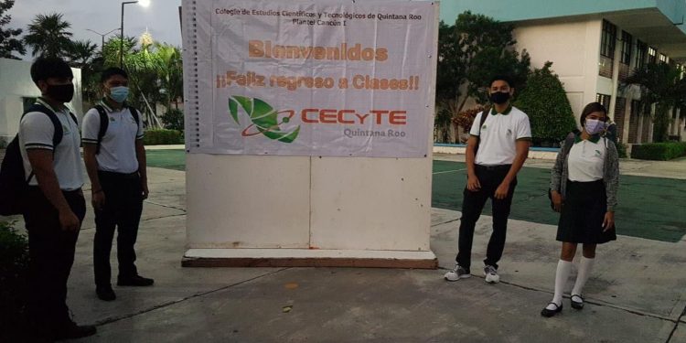 Regresan alumnos a clases presenciales en Quintana Roo