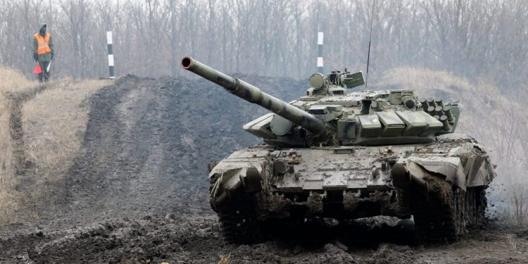 Ordena Putin invasión del este de Ucrania