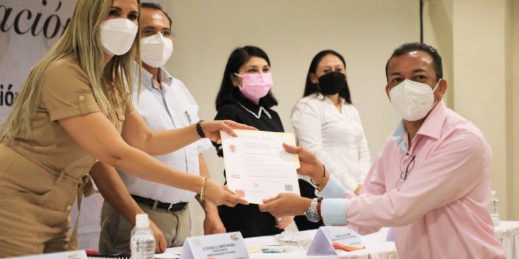 Lili Campos viola veda electoral de la Revocación de Mandato