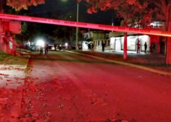 Asesinan de seis balazos a un hombre afuera de su domicilio en Chetumal