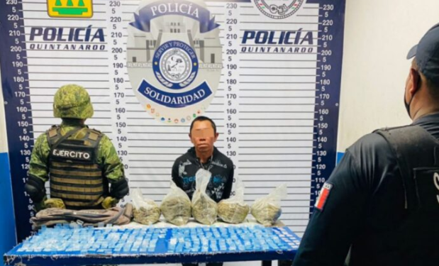 Interceptan a hombre con 350 dosis de drogas durante operativo en Playa del Carmen