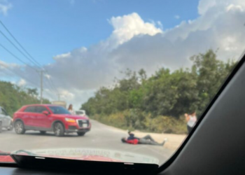 Choque entre moto y camioneta deja saldo de un herido en Cancún