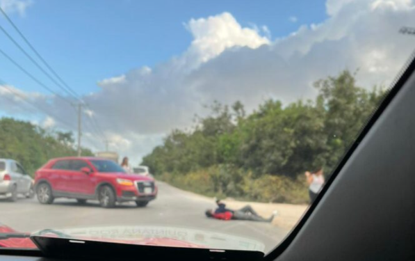 Choque entre moto y camioneta deja saldo de un herido en Cancún