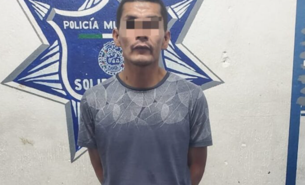 Detienen a hombre en el centro de Playa del Carmen por portación de droga