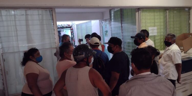 Oídos sordos de la alcaldesa de Carrillo Puerto ante reclamos de extrabajadores