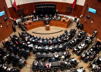 AMLO se lanza en el futuro de 3 reformas constitucionales