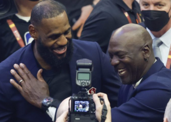 NBA rinde tributo a máximas figuras en 75 años de historia