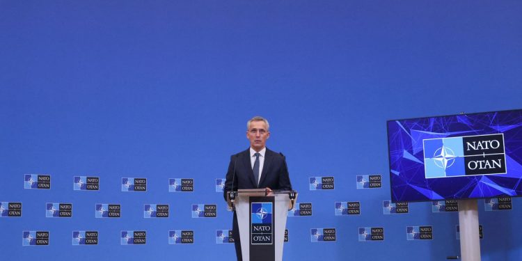 La OTAN activa plan de defensa en respuesta a la invasión Rusa