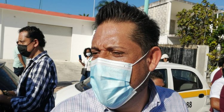 Eduardo Pacho deja al PAN y apoya a Mara