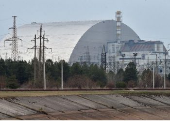 Fuerzas militares de Rusia toman control de la central nuclear de Chernobyl