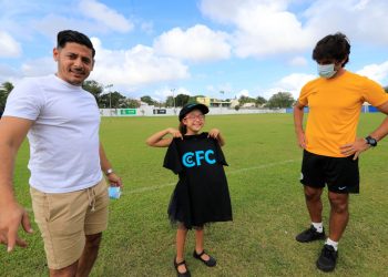 Cancún FC convive con estrella cancunense de la gimnasia