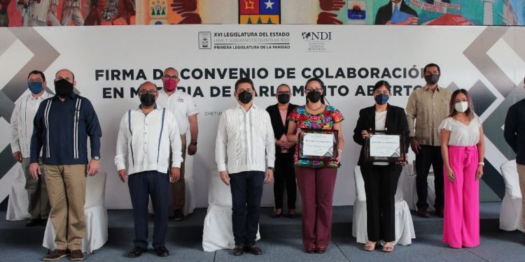 Firma XVI Legislatura convenio en materia de Parlamento Abierto