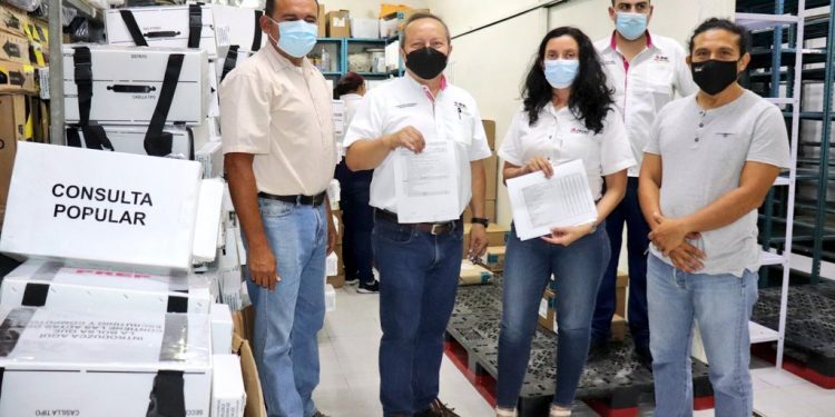 Llegó material de Revocación de Mandato a Chetumal