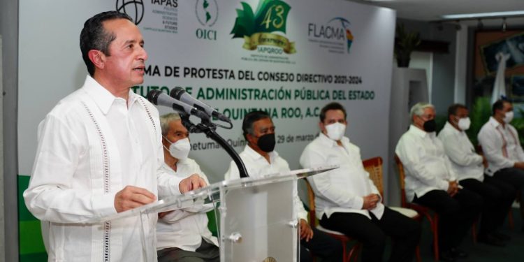 Carlos Joaquín tomó protesta al nuevo Consejo Directivo del IAPQROO 2021-2024
