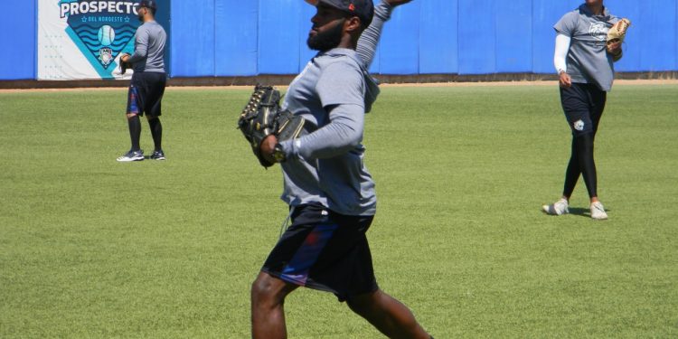 “Tratamos de ayudar a los pitcher en lo que podemos”, Fernando Valenzuela