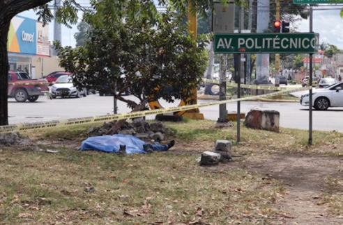 Hombre de 50 años fallece tras colapsar mientras cruzaba la av. 135 de Cancún