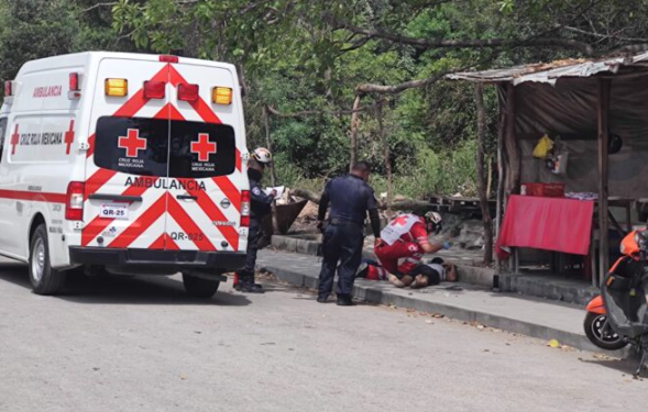Ejecutan a un hombre en Cancún, agentes policiacos detienen a posible implicado