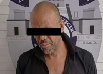 Aseguran a hombre por robar un supermercado y amenazar con arma blanca a un empleado