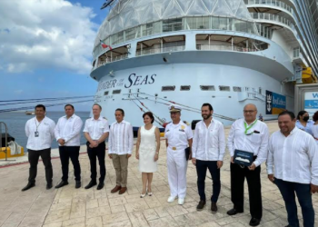 Cozumel recibe al crucero más grande del mundo