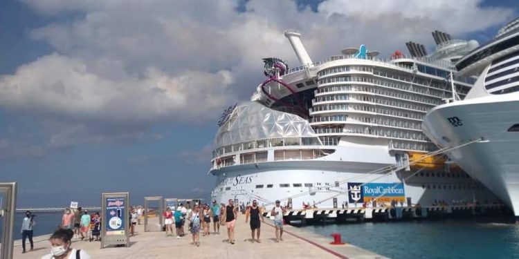 Recibe Cozumel el crucero más grande del mundo